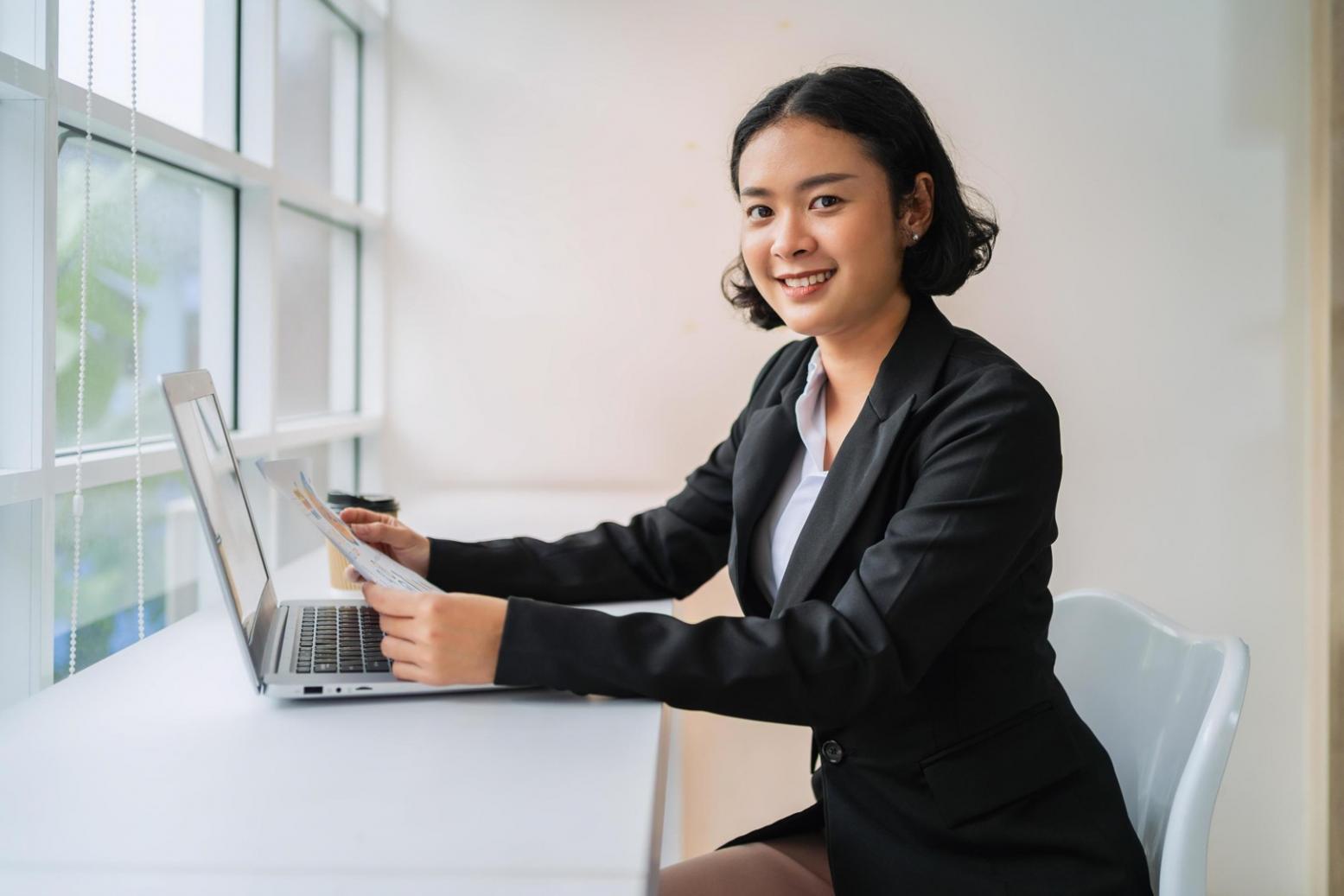 Groupe d'étudiants en session collaborative SEO